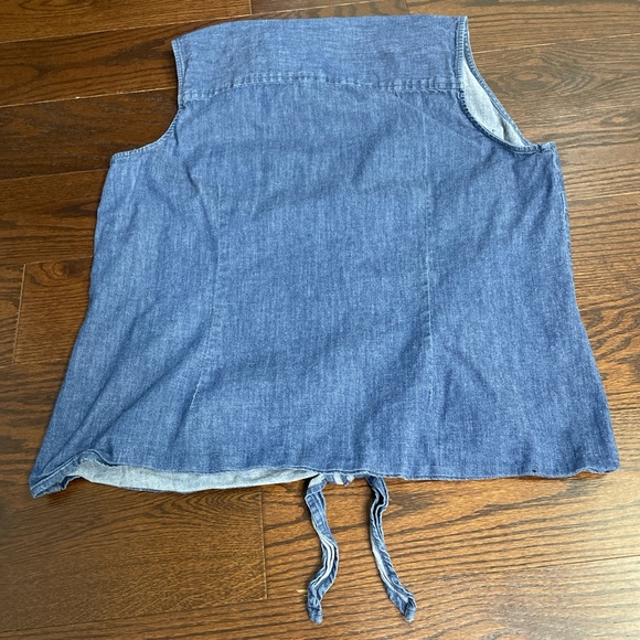 Women's Medium Anne Klein Blue Denim Vest with Tie Front 💙👕 - Picture 2 of 8